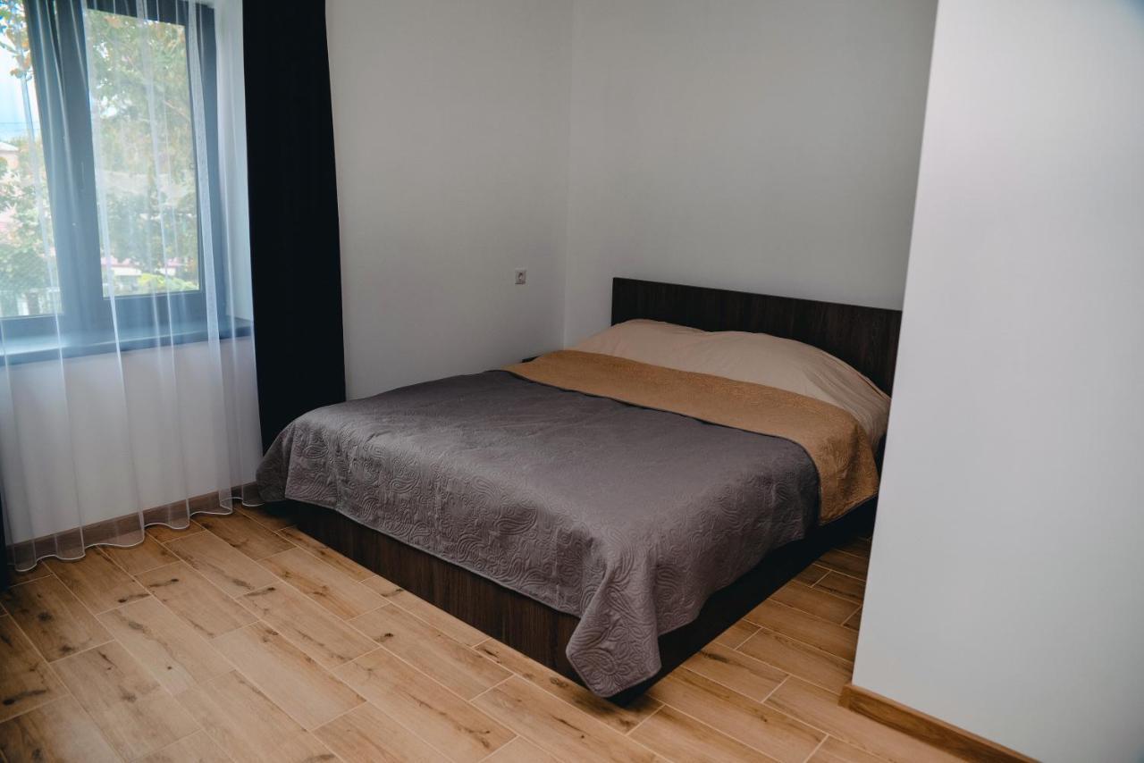 Four Rooms Apartments 체르카시 외부 사진