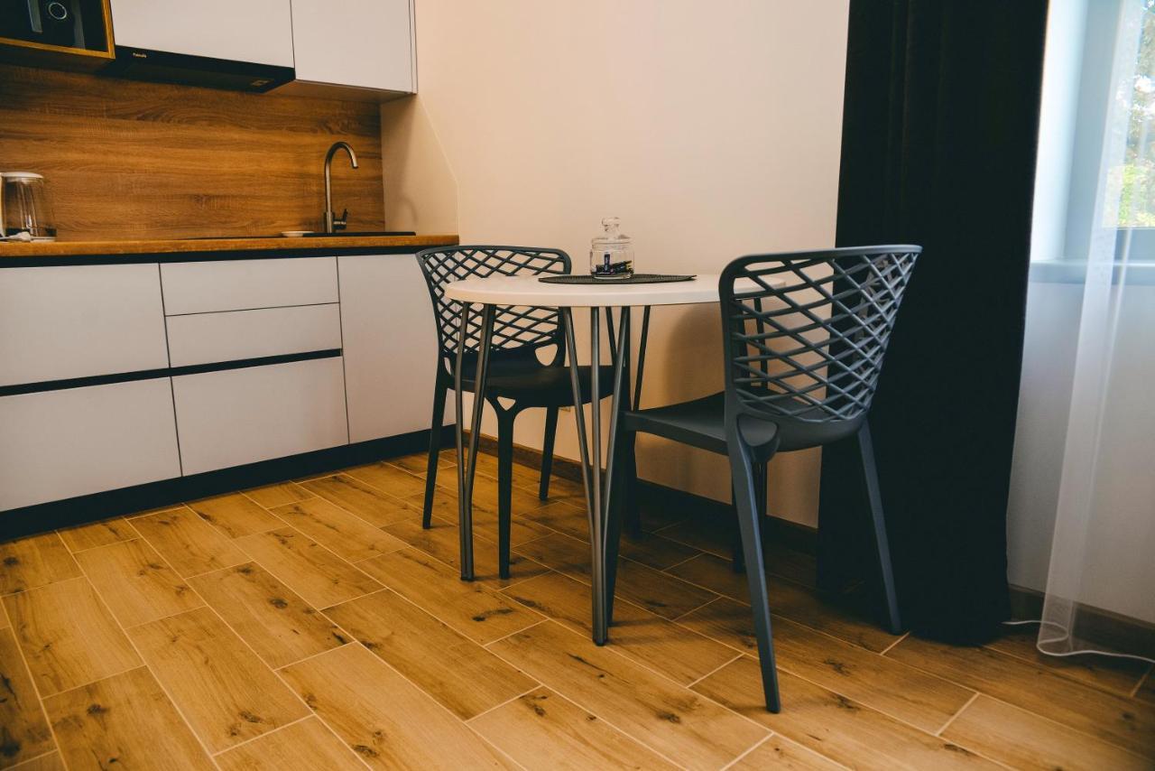 Four Rooms Apartments 체르카시 외부 사진