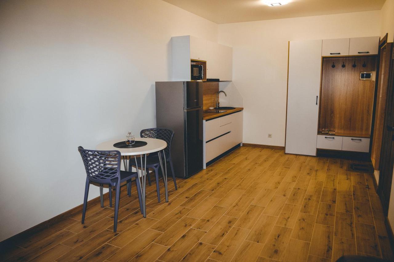 Four Rooms Apartments 체르카시 외부 사진