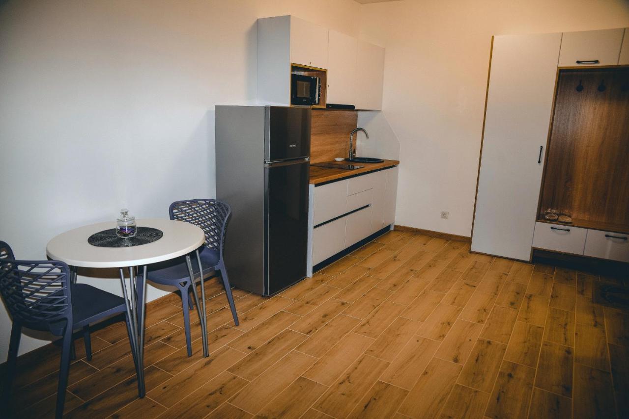 Four Rooms Apartments 체르카시 외부 사진
