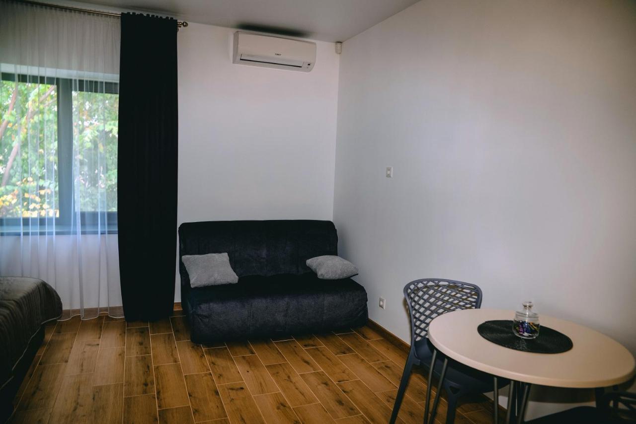 Four Rooms Apartments 체르카시 외부 사진