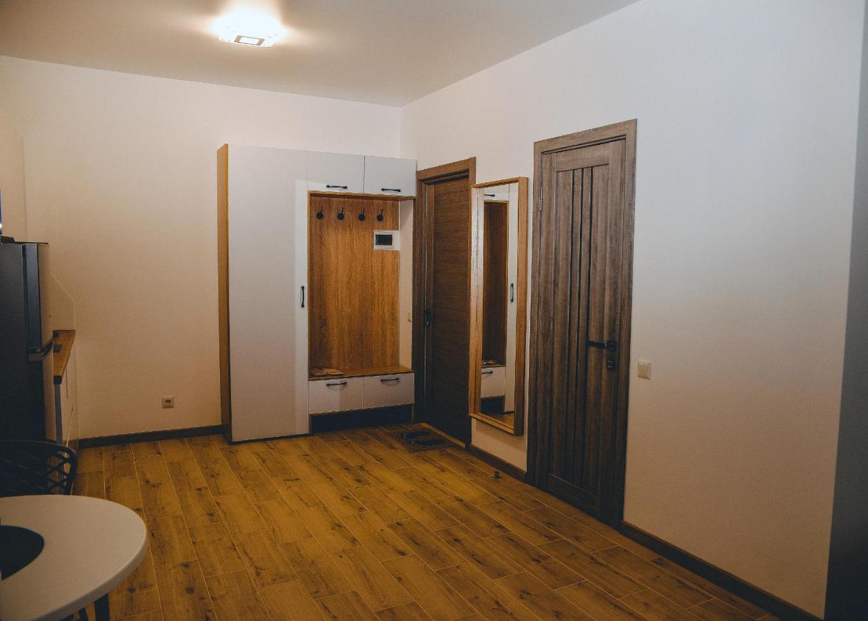 Four Rooms Apartments 체르카시 외부 사진