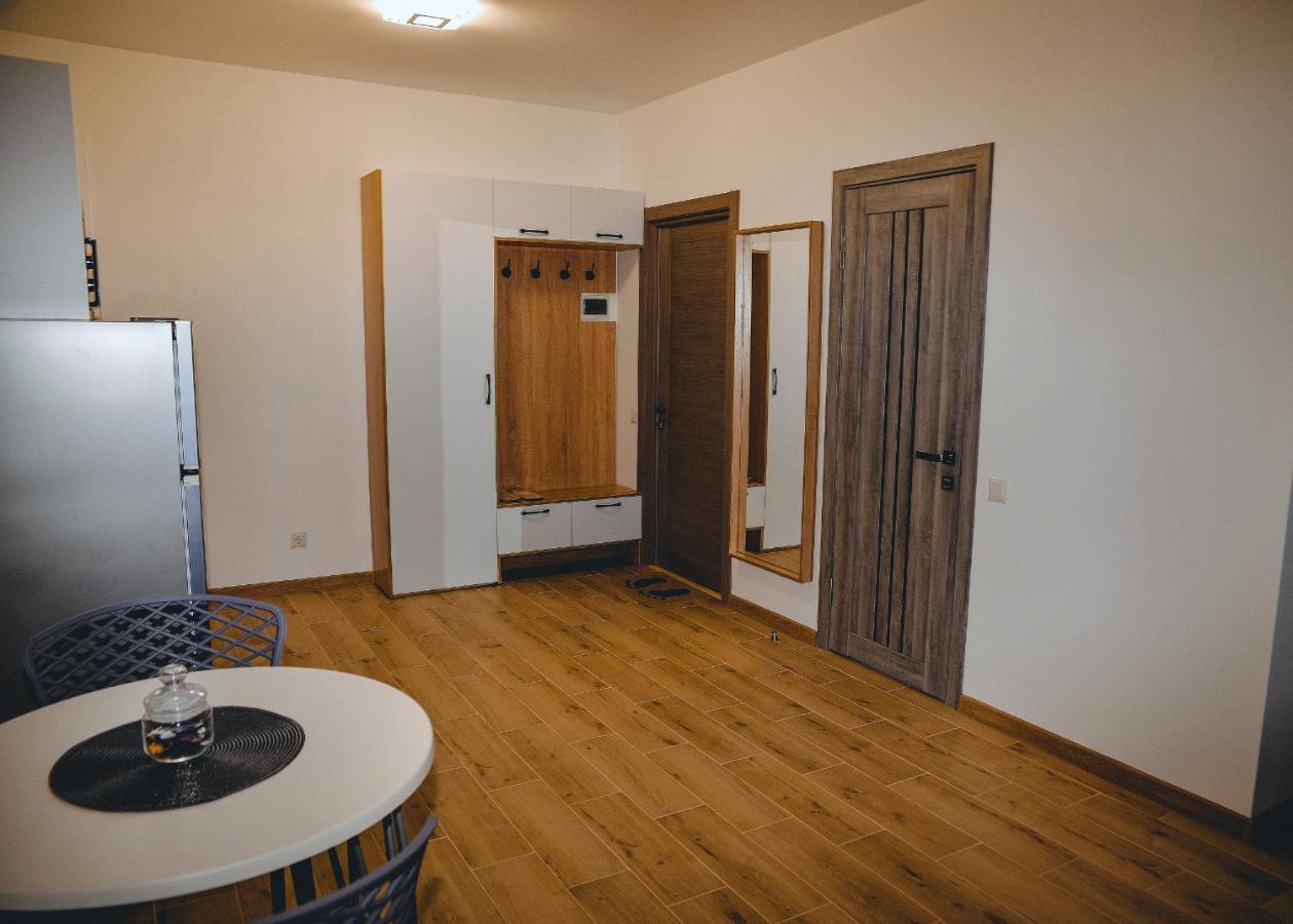 Four Rooms Apartments 체르카시 외부 사진