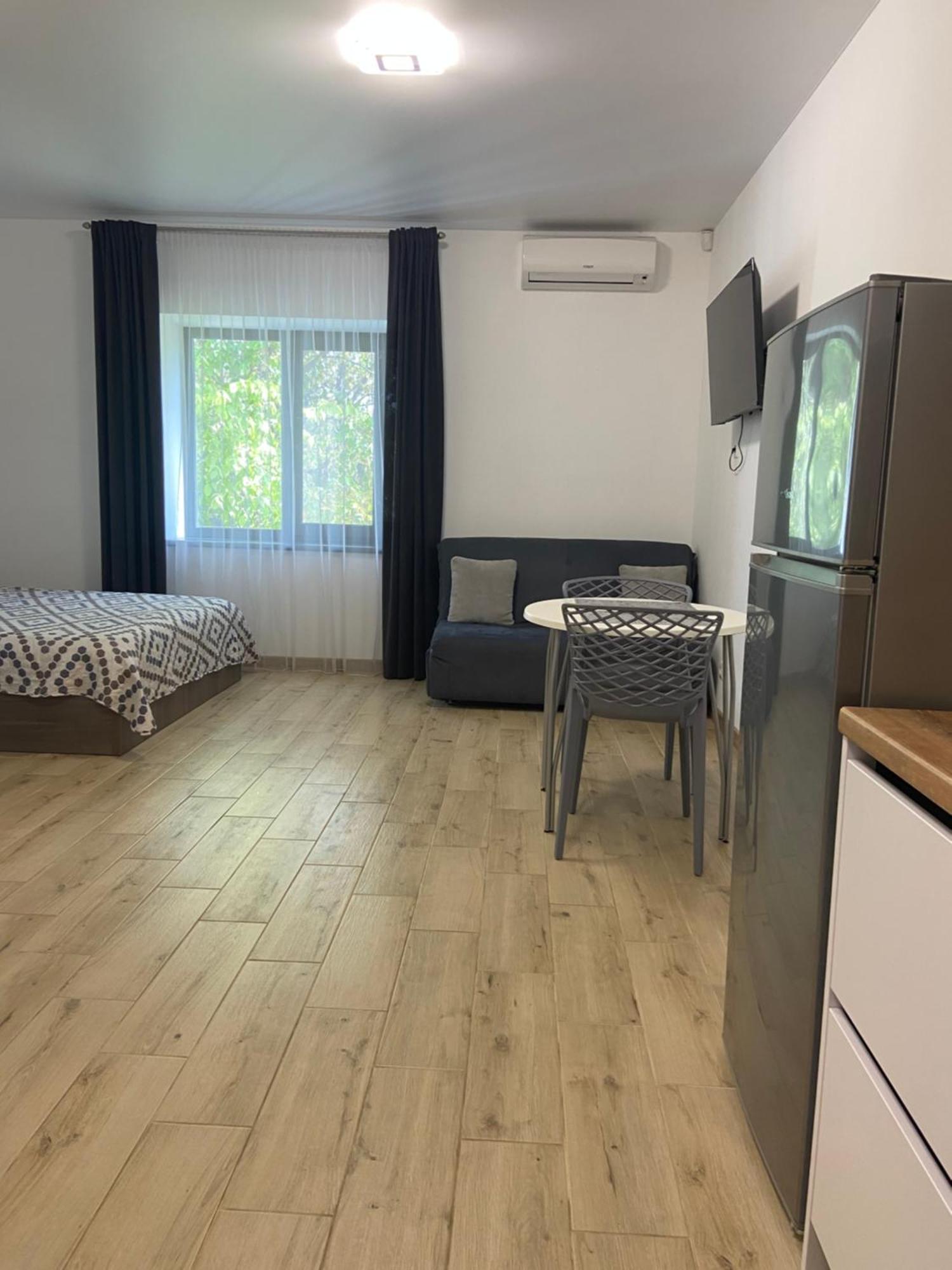 Four Rooms Apartments 체르카시 외부 사진